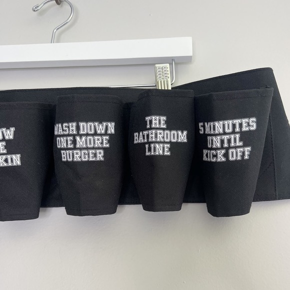 NWOT Wembley Quick Draw Sixer Beer Belt Holder with Opener - Picture 2 of 7